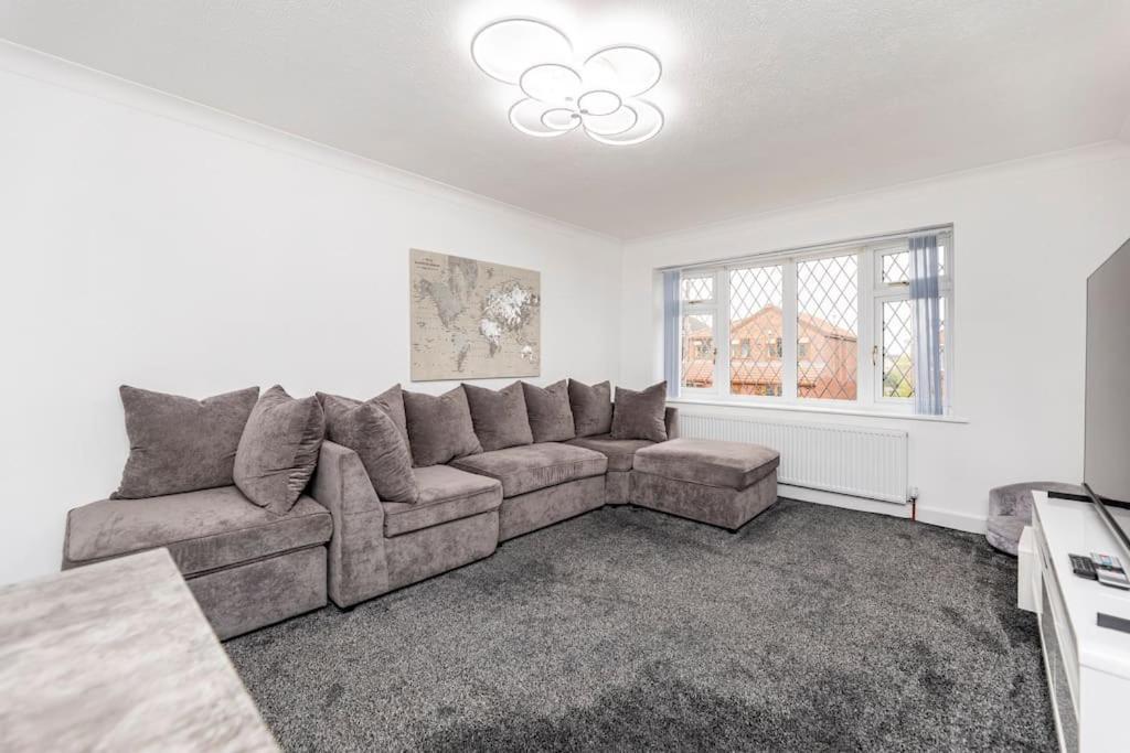 Luxurious Detached Batley